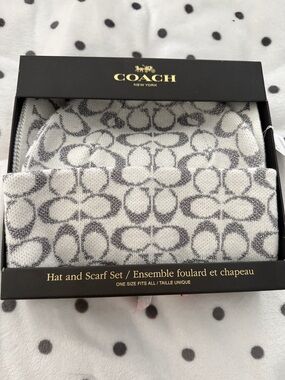COACH Men/womens Gray and Cream Signature Monogram Hat & Scarf Set
